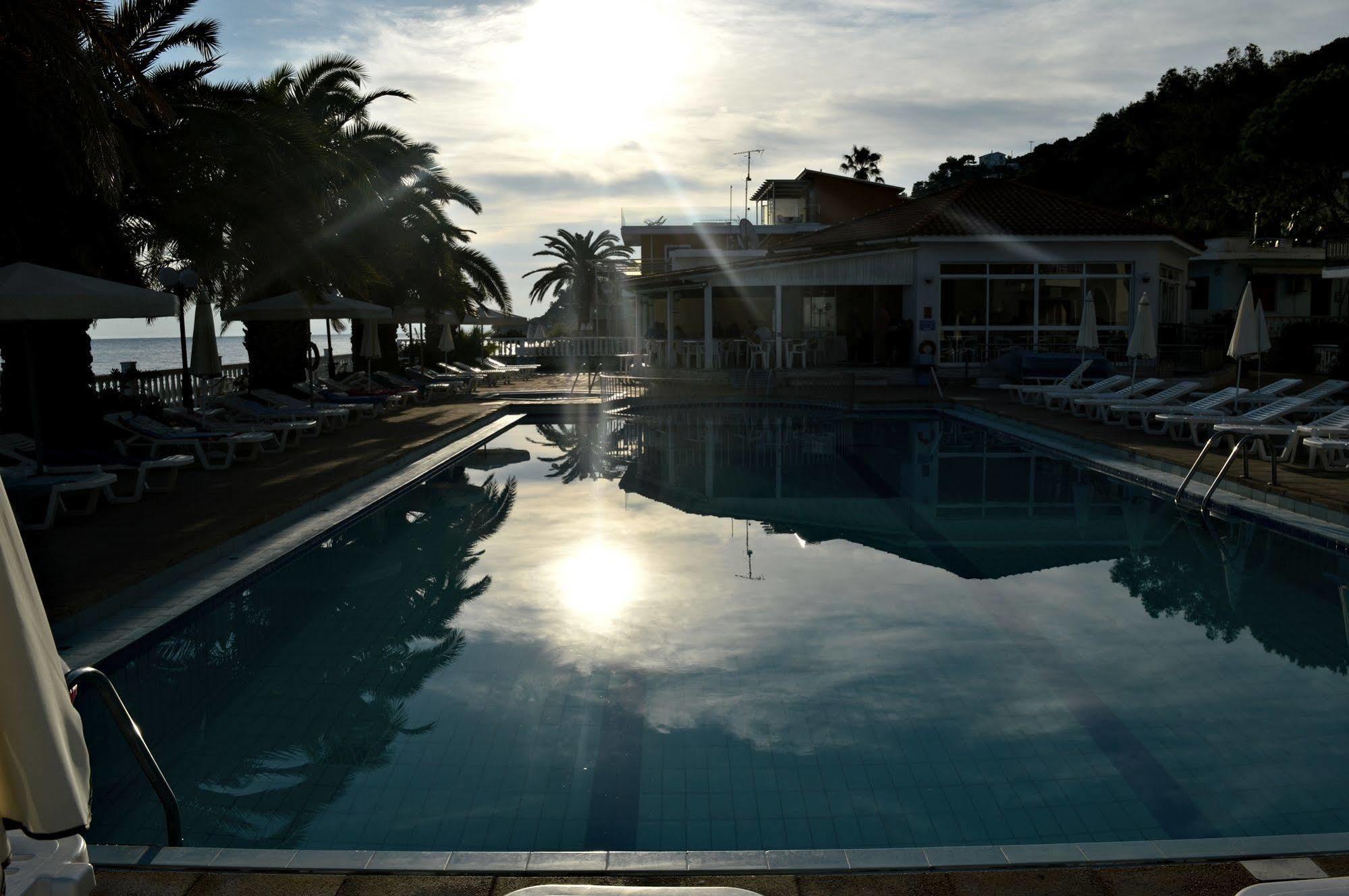 Paradise Beach Camping Platys Gialos  ภายนอก รูปภาพ